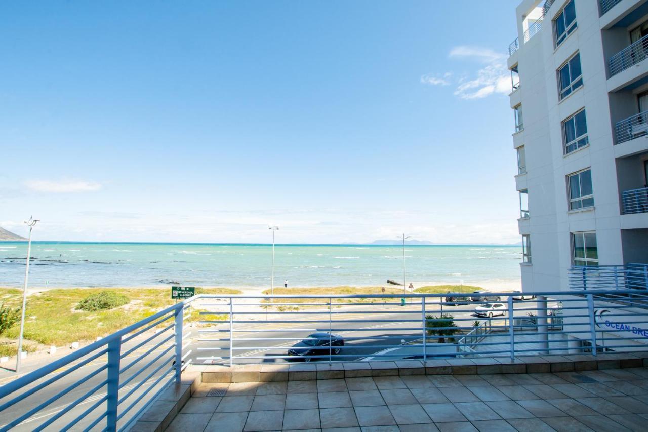 Ocean Breeze Hotel Strand Exterior photo
