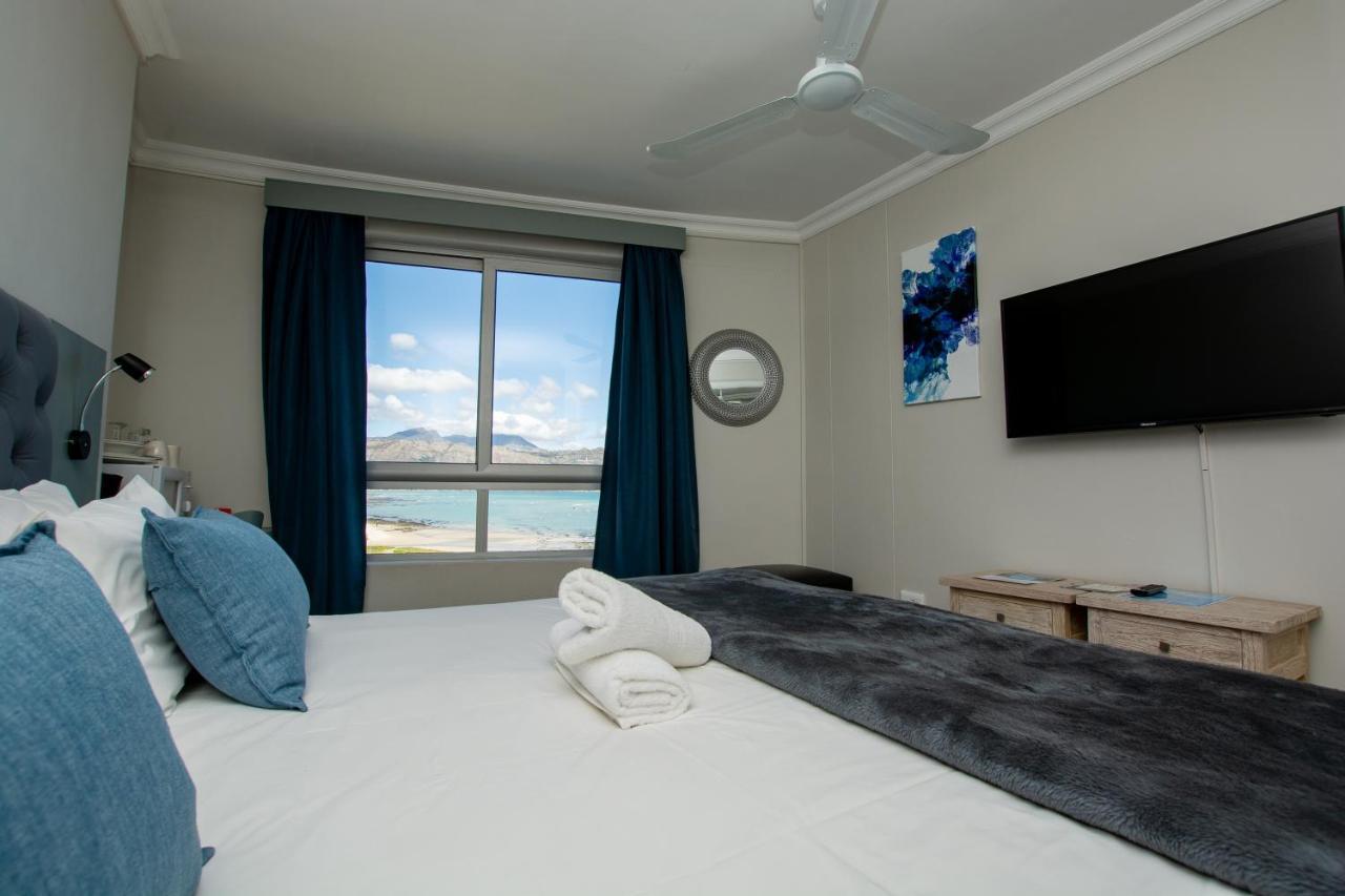 Ocean Breeze Hotel Strand Exterior photo