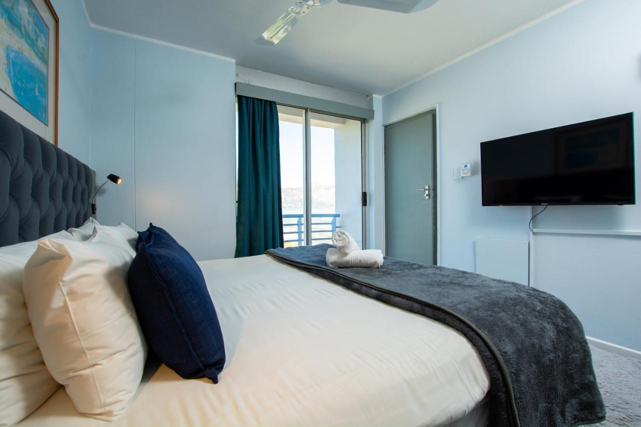 Ocean Breeze Hotel Strand Exterior photo