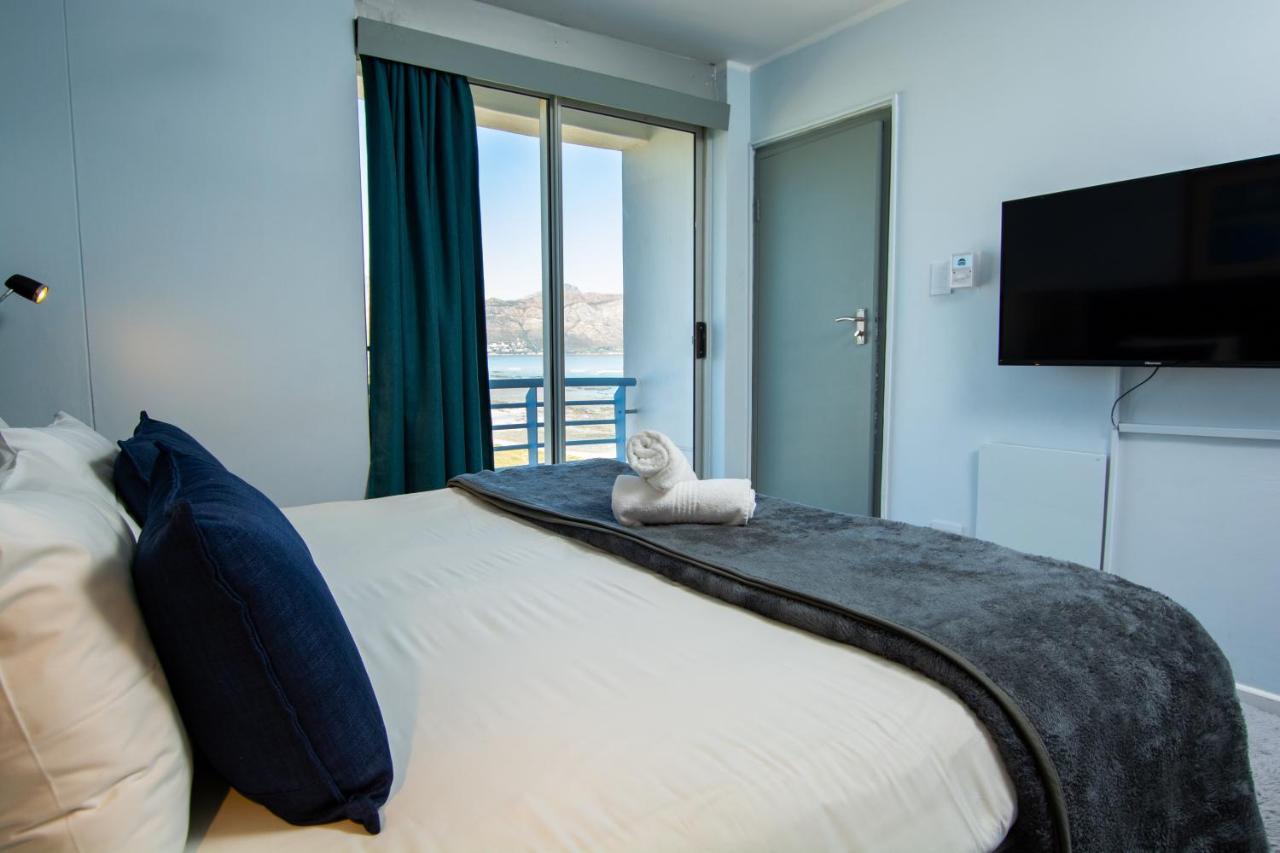 Ocean Breeze Hotel Strand Exterior photo