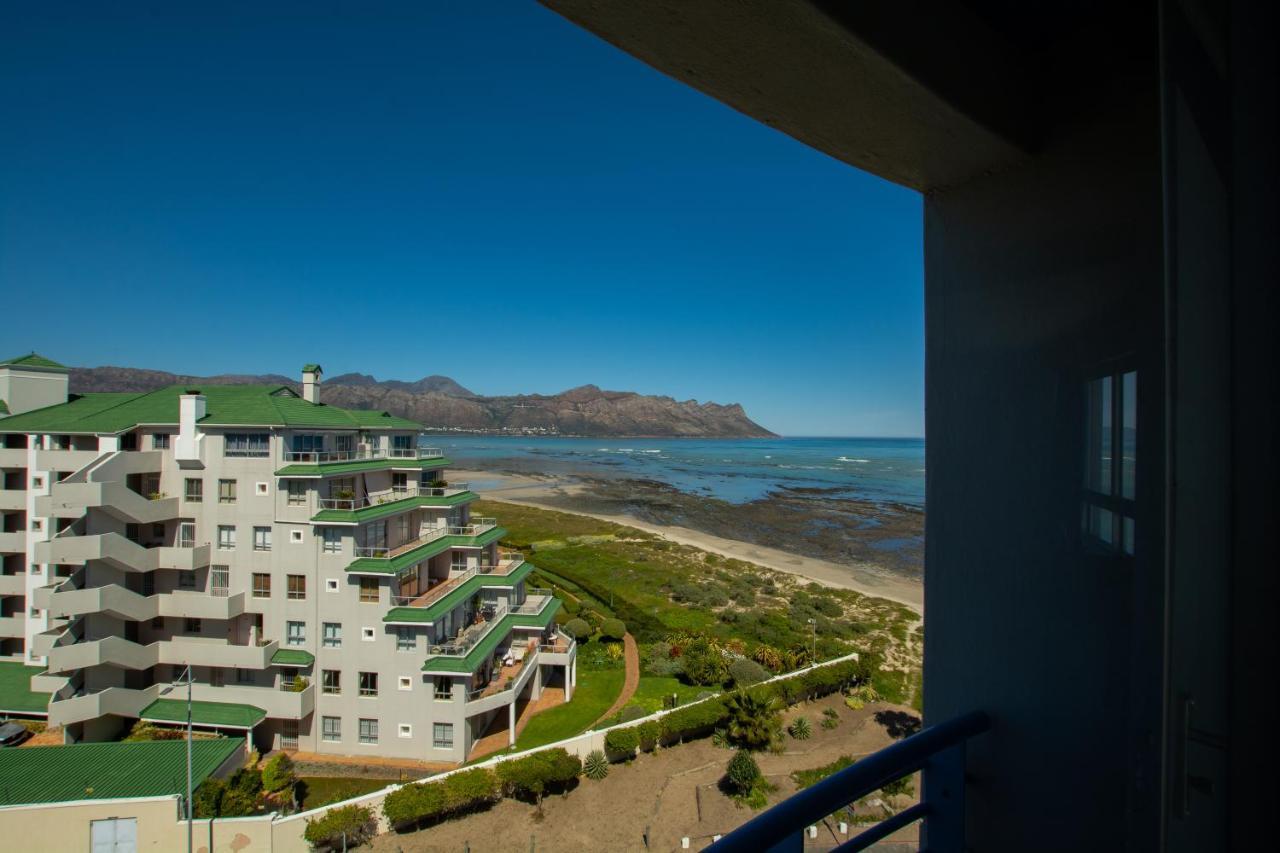 Ocean Breeze Hotel Strand Exterior photo