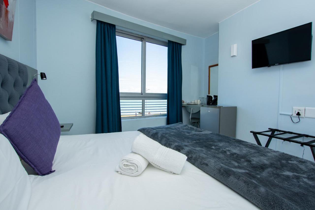 Ocean Breeze Hotel Strand Exterior photo